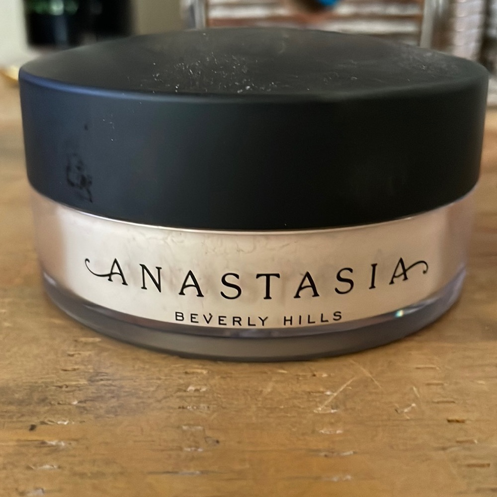 Anastasia Beverly Hills setting powder